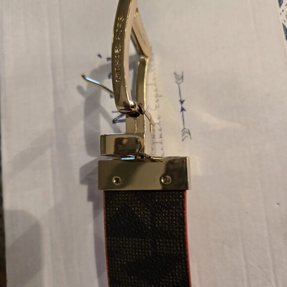 Michael Kors Reversible Belt XL / XXL Size 46 Gold Buckle Red Logo Black Brown - Picture 6 of 9